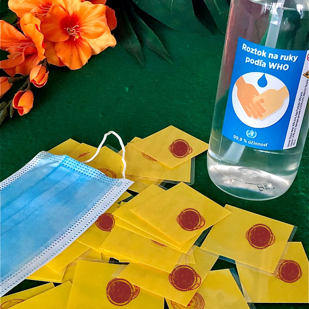 Statnice - stol s otazkami, rusko a dezinfekcia